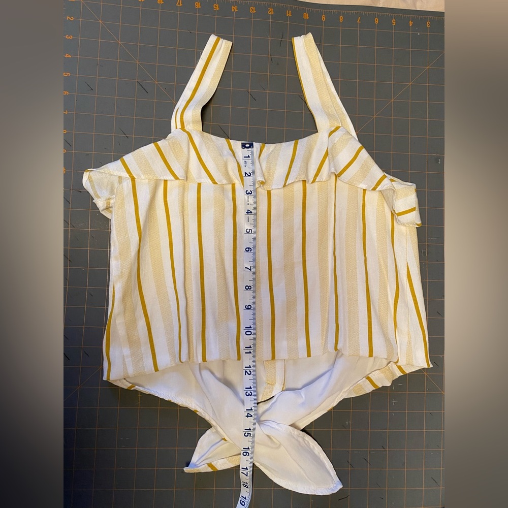 LUSH tank top. Tie front. Medium